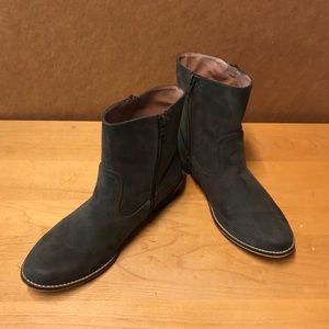 American eagle outfitter booties